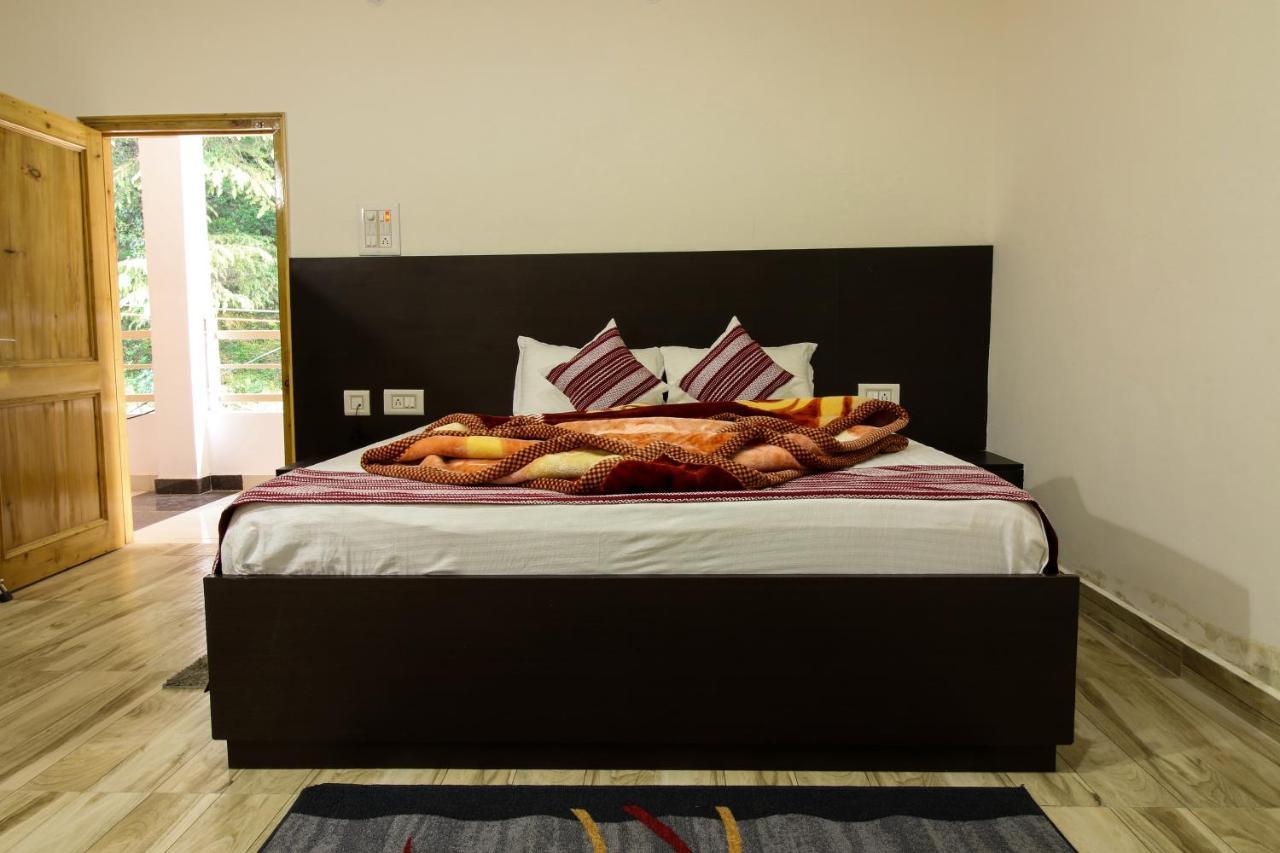 Chaman Vatika Hotel Kulu Екстериор снимка
